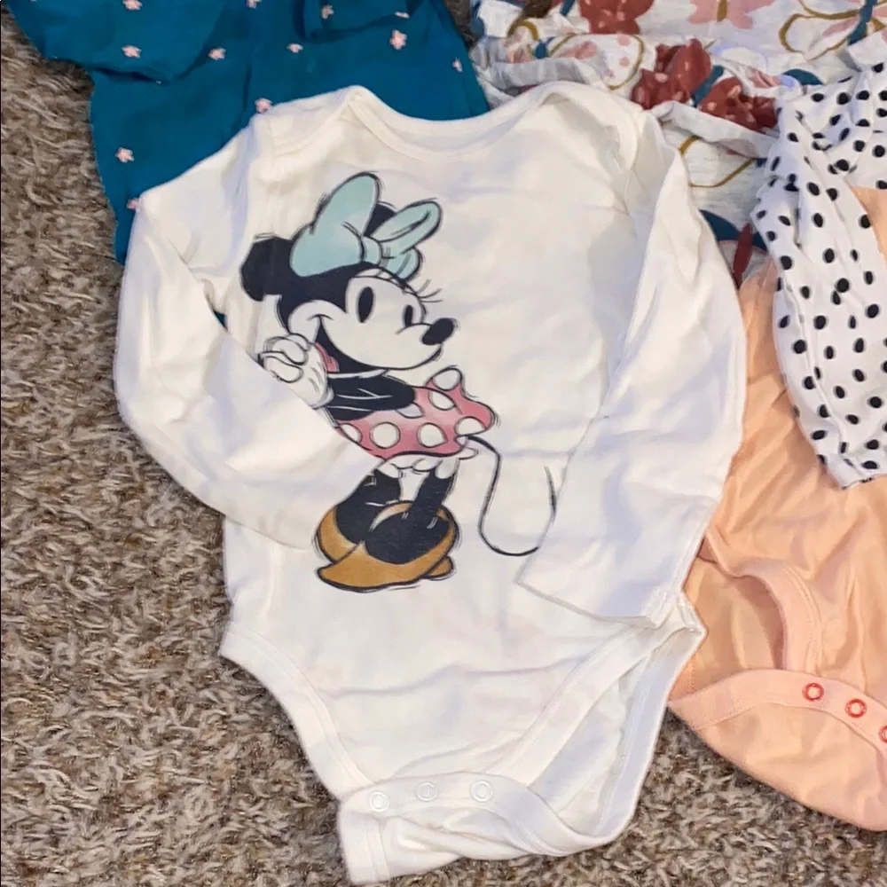 Lot of 5- 18 month onesies - Picture 3 of 6